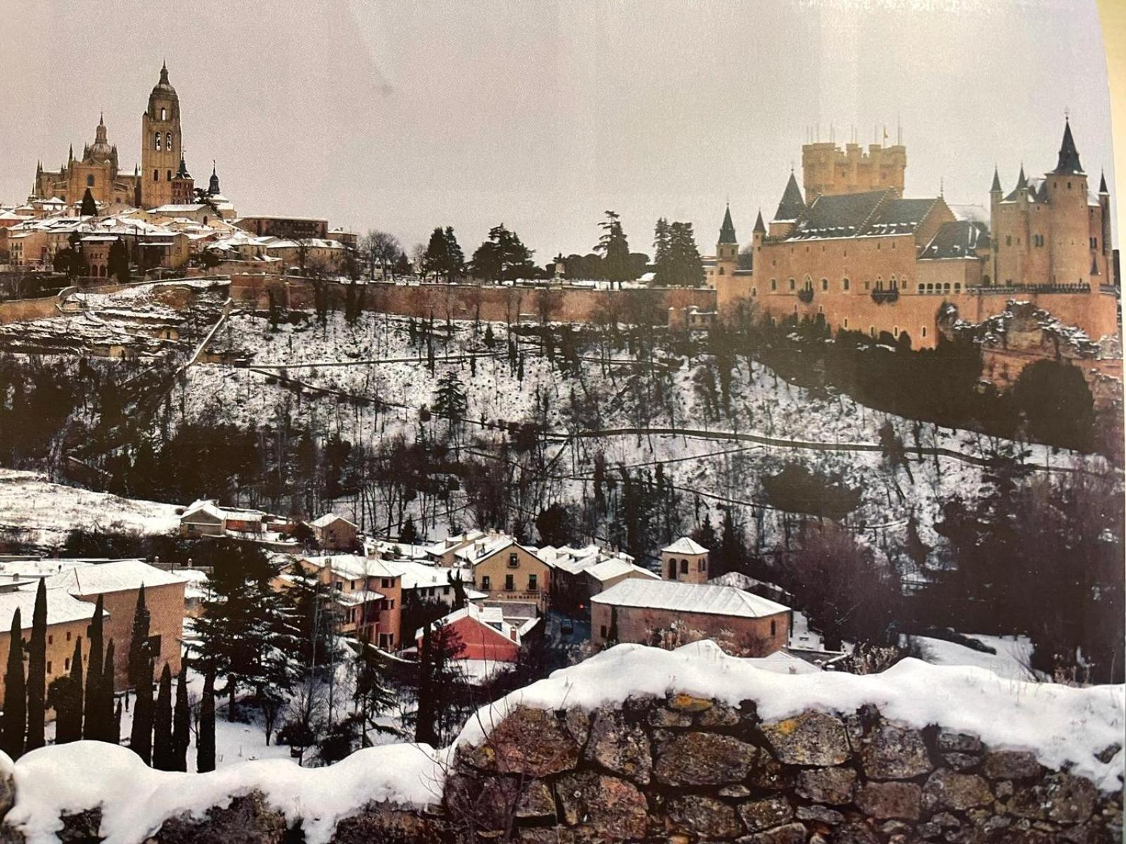 El Jardin De La Alegria Villa Zamarramala Exteriör bild